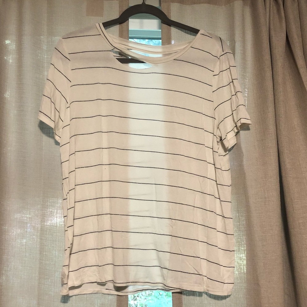 Love fire distressed collar tee